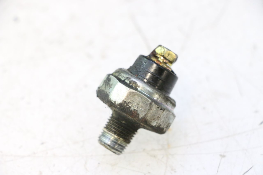 photo de SENSOR DE PRESSÃO DE ÓLEO KAWASAKI ZZR 600 (1995 - 2004) - Detalhe da peça