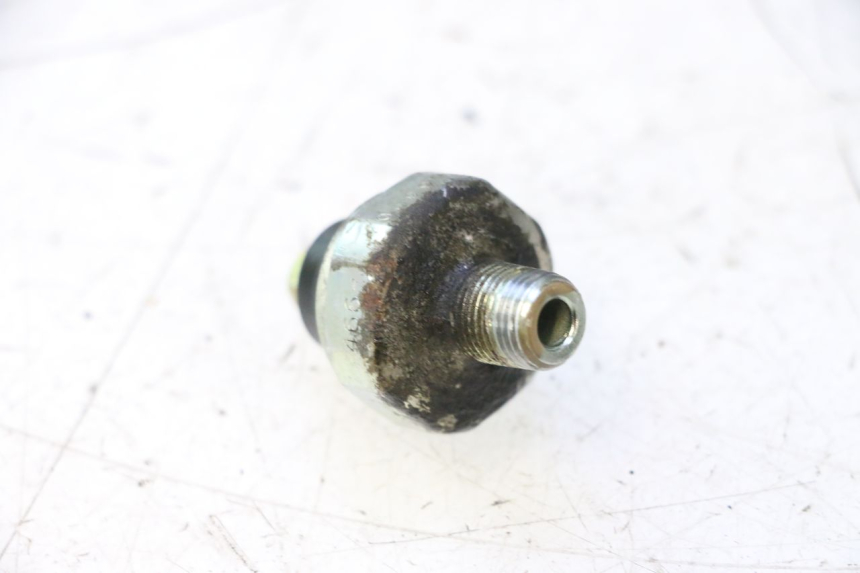 photo de SENSOR DE PRESSÃO DE ÓLEO KAWASAKI ZZR 600 (1995 - 2004) - Zoom do estado de desgaste