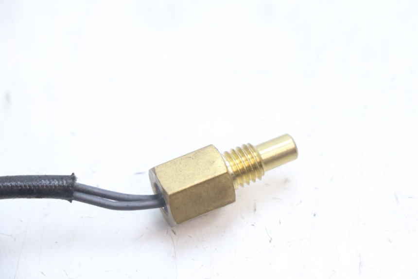 photo de SONDA DE TEMPERATURA DO MOTOR PEUGEOT KISBEE 2T 50 (2018 - 2022) - Outro ângulo de visão