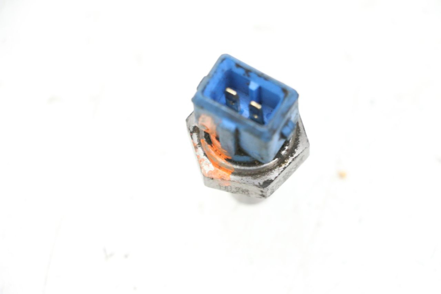 photo de SONDA DE TEMPERATURA DO MOTOR PIAGGIO NEW TYPHOON 50 (2018 - 2021) - Zoom do estado de desgaste