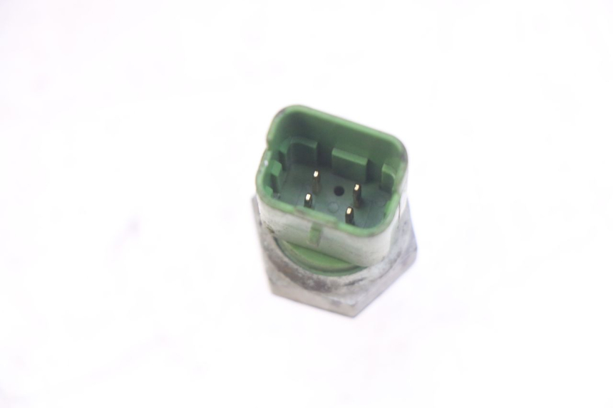 photo de SONDA DE TEMPERATURA DE ÁGUA PIAGGIO BEVERLY 125 (2010 - 2015) - Detalhe da peça