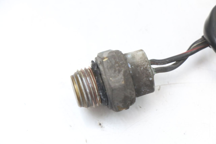 photo de SONDA DE TEMPERATURA DE ÁGUA SUZUKI BURGMAN 125 (2007 - 2014) - Zoom do estado de desgaste