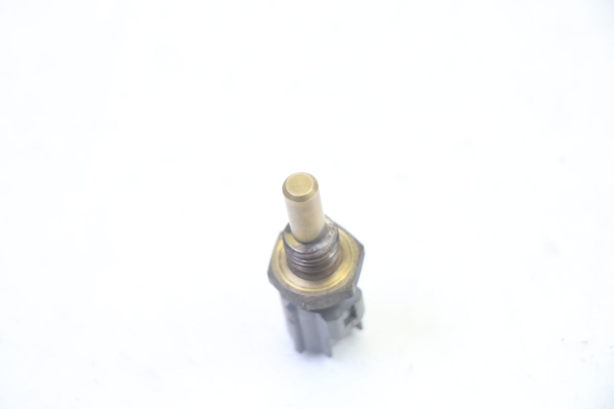 photo de SONDA DE TEMPERATURA DE ÁGUA SUZUKI BURGMAN 125 (2007 - 2014) - Outro ângulo de visão