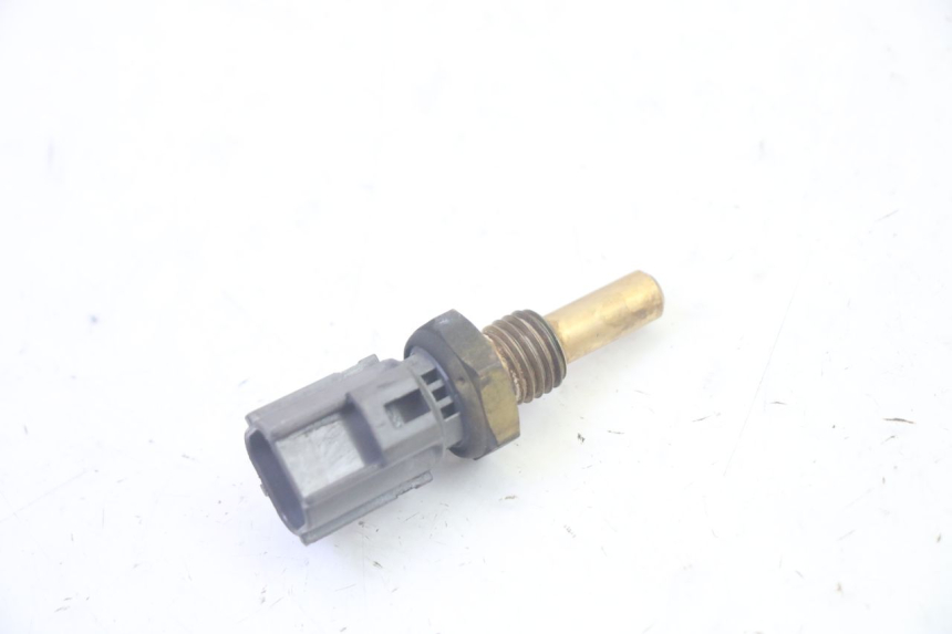 photo de SONDA DE TEMPERATURA DE ÁGUA SUZUKI BURGMAN 125 (2007 - 2014) - Zoom do estado de desgaste