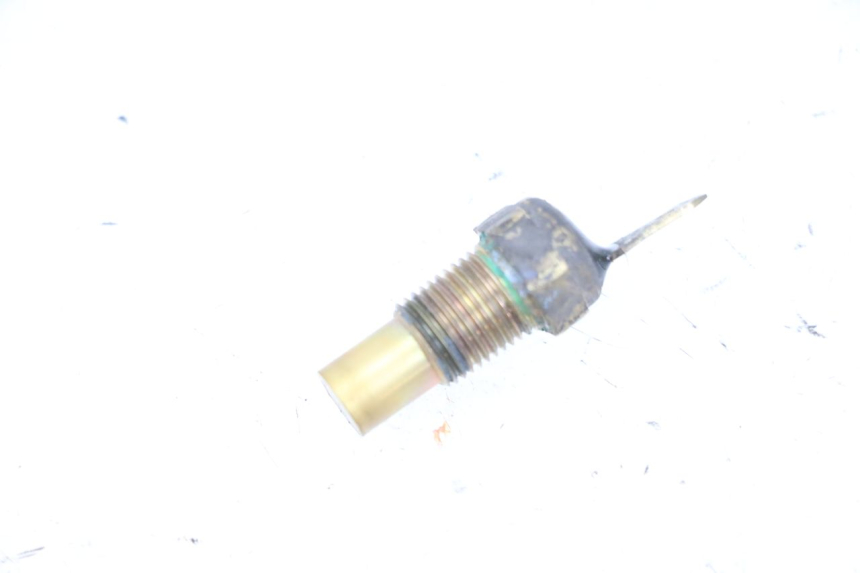 photo de SONDA DE TEMPERATURA DE ÁGUA SUZUKI BURGMAN 125 (2007 - 2014) - Zoom do estado de desgaste