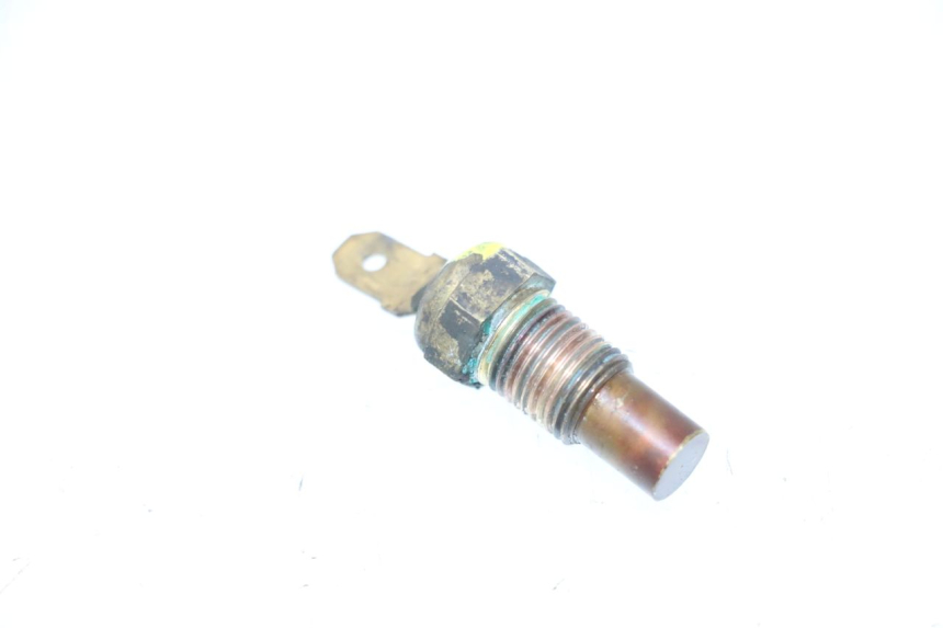 photo de SONDA DE TEMPERATURA DE ÁGUA SUZUKI BURGMAN 125 (2007 - 2014) - Zoom do estado de desgaste