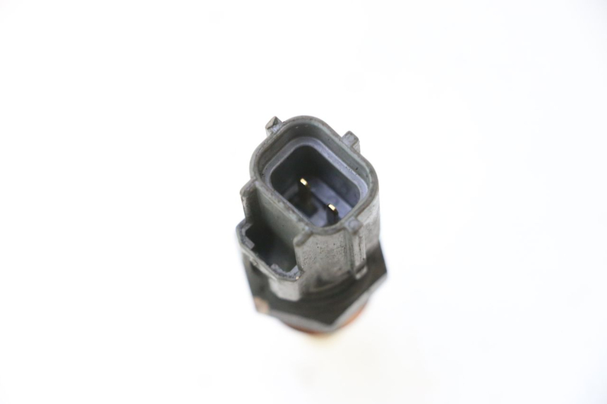 photo de SONDA DE TEMPERATURA DE ÁGUA SUZUKI BURGMAN 125 (2007 - 2014) - Zoom do estado de desgaste