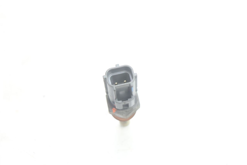 photo de SONDA DE TEMPERATURA DE ÁGUA SUZUKI BURGMAN EXECUTIVE ABS 650 (2006 - 2012) - Zoom do estado de desgaste