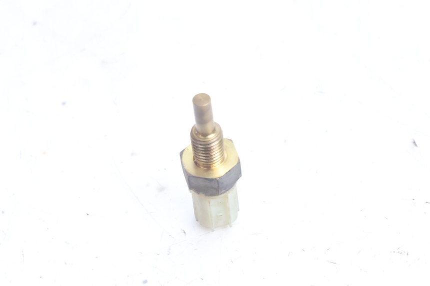 photo de SONDA DE TEMPERATURA DE ÁGUA YAMAHA BW'S BWS 125 (2010 - 2013) - Zoom do estado de desgaste