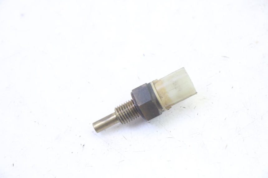 photo de SONDA DE TEMPERATURA DE ÁGUA HONDA CBF 125 (2009 - 2015) - Zoom do estado de desgaste