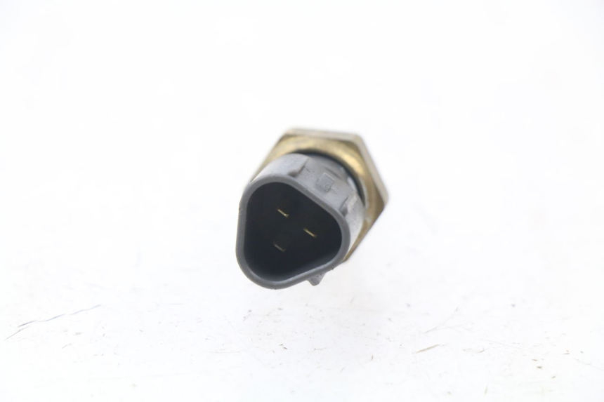 photo de SONDA DE TEMPERATURA DE ÁGUA HONDA CBR RR FIREBLADE 1000 (2006 - 2007) - Zoom do estado de desgaste