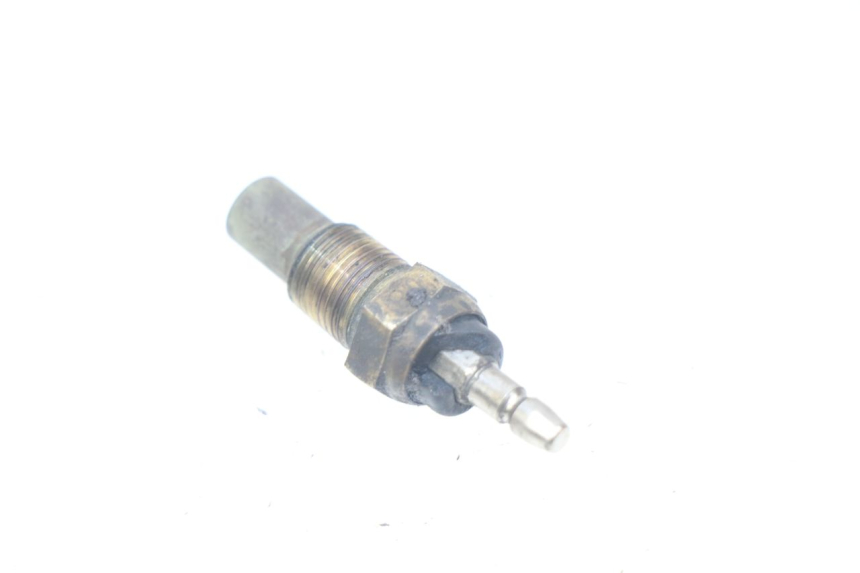 photo de SONDA DE TEMPERATURA DE ÁGUA HONDA CBR RR FIREBLADE 900 (1992 - 1994) - Zoom do estado de desgaste