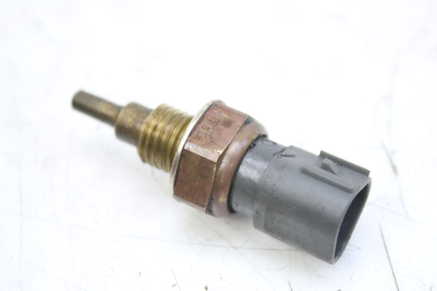 photo de SONDA DE TEMPERATURA DE ÁGUA HONDA FES S-WING SWING ABS 125 (2007 - 2015) - Detalhe da peça