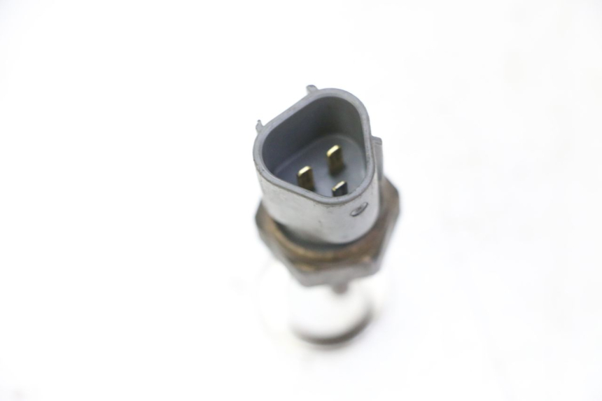 photo de SONDA DE TEMPERATURA DE ÁGUA HONDA FES S-WING SWING ABS 125 (2007 - 2015) - Zoom do estado de desgaste