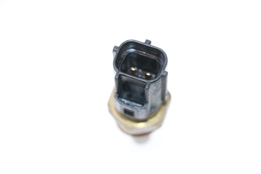 photo de SONDA DE TEMPERATURA DA ÁGUA YAMAHA FJR 1300 (2001 - 2005) - Detalhe da peça