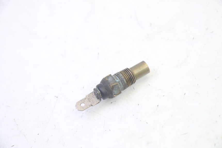 photo de SONDA DE TEMPERATURA DE ÁGUA KAWASAKI GPZ RX 1000 (1986 - 1988) - Zoom do estado de desgaste