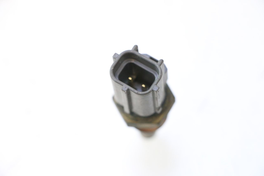 photo de SONDA DE TEMPERATURA DE ÁGUA SUZUKI GSR 600 (2005 - 2012) - Detalhe da peça