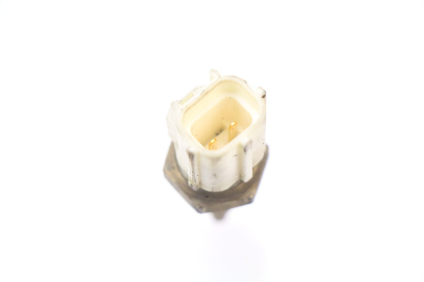 photo de SONDA DE TEMPERATURA DE ÁGUA SUZUKI GSX-R GSXR 600 (2008 - 2010) - Zoom do estado de desgaste