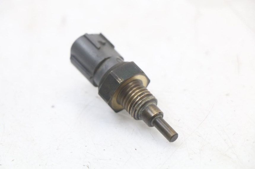 photo de SONDA DE TEMPERATURA DE ÁGUA HONDA FES S-WING SWING 125 (2007 - 2015) - Zoom do estado de desgaste
