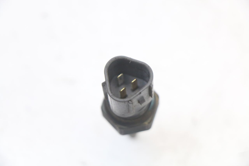 photo de SONDA DE TEMPERATURA DE ÁGUA HONDA FES S-WING SWING 125 (2007 - 2015) - Outro ângulo de visão