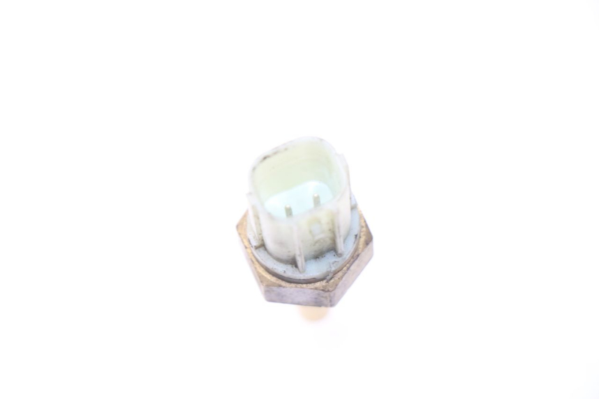 photo de SONDA DE TEMPERATURA DE ÁGUA HONDA INTEGRA NC D 750 (2016 - 2018) - Zoom do estado de desgaste
