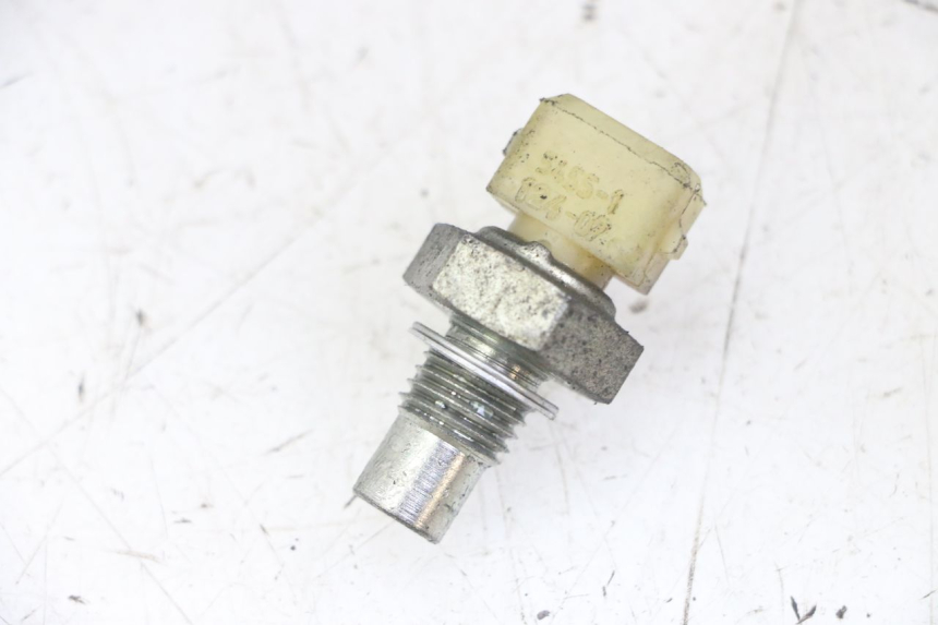 photo de SONDA DE TEMPERATURA DE ÁGUA PEUGEOT JET FORCE CARBU 50 (2003 - 2016) - Zoom do estado de desgaste