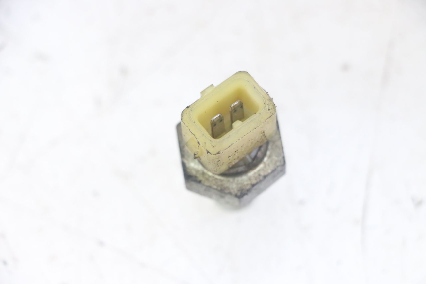 photo de SONDA DE TEMPERATURA DE ÁGUA PEUGEOT JET FORCE CARBU 50 (2003 - 2016) - Outro ângulo de visão