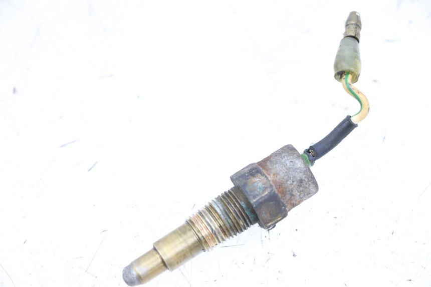 photo de SONDA DE TEMPERATURA DE ÁGUA KAWASAKI KDX 125 (1990 - 1991) - Zoom do estado de desgaste