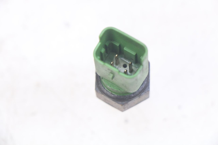 photo de SONDA DE TEMPERATURA DE ÁGUA PIAGGIO MP3 LT 400 (2007 - 2012) - Zoom do estado de desgaste