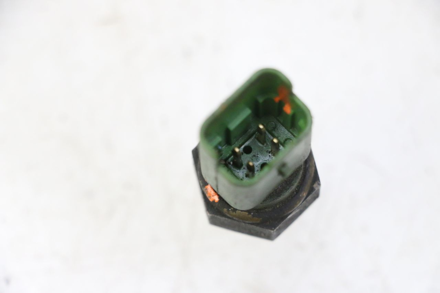 photo de SONDA DE TEMPERATURA DE ÁGUA PIAGGIO MP3 RL 250 (2006 - 2010) - Zoom do estado de desgaste