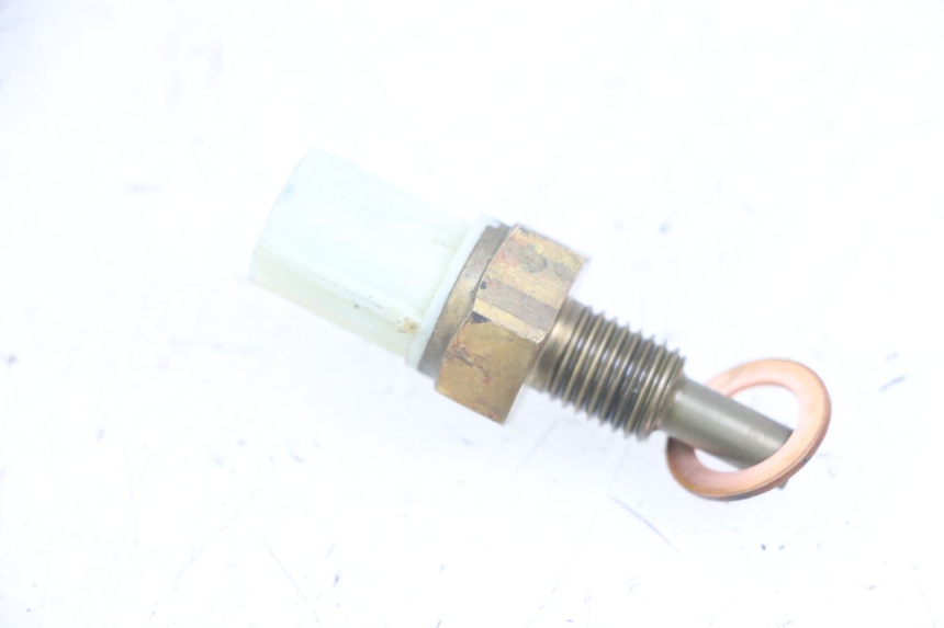 photo de SONDA DE TEMPERATURA DE ÁGUA YAMAHA MT-07 MT07 ABS 700 (2014 - 2017) - Zoom do estado de desgaste