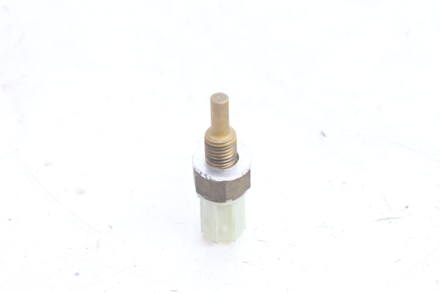 photo de SONDA DE TEMPERATURA DA ÁGUA YAMAHA N-MAX NMAX 125 (2021 - 2024) - Outro ângulo de visão
