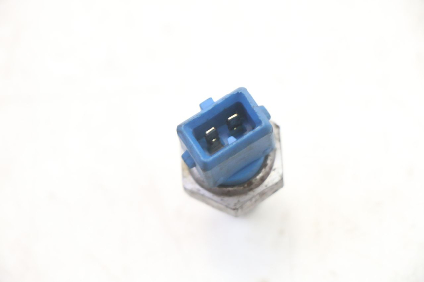 photo de SONDA DE TEMPERATURA DE ÁGUA PIAGGIO NEW TYPHOON 50 (2018 - 2021) - Zoom do estado de desgaste