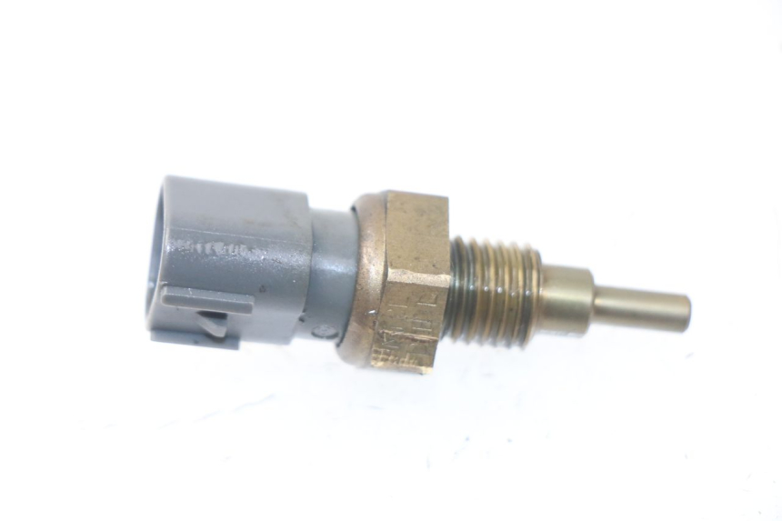 photo de SONDA DE TEMPERATURA DE ÁGUA HONDA NSS EX FORZA 250 (2005 - 2013) - Zoom do estado de desgaste