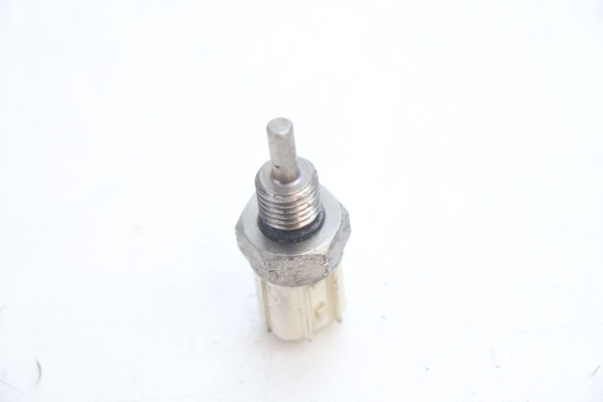 photo de SONDA DE TEMPERATURA DE ÁGUA HONDA PCX (JF28) 125 (2009 - 2011) - Outro ângulo de visão