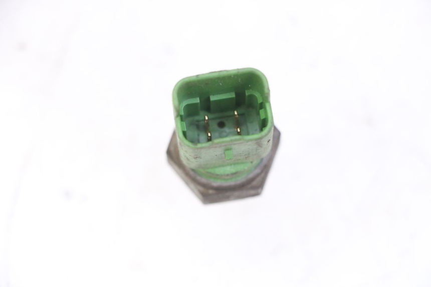 photo de SONDA DE TEMPERATURA DE ÁGUA PIAGGIO MP3 LT 400 (2007 - 2012) - Zoom do estado de desgaste