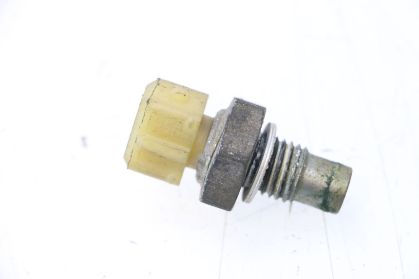 photo de SONDA DE TEMPERATURA DE ÁGUA PEUGEOT SATELIS COMPRESSOR K15 125 (2006 - 2009) - Zoom do estado de desgaste