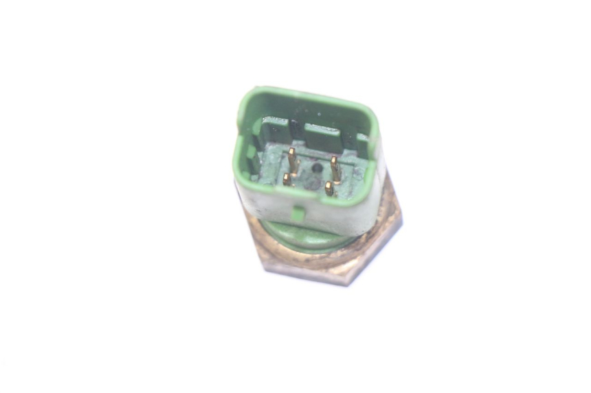 photo de SONDA DE TEMPERATURA DE ÁGUA PEUGEOT SATELIS 300 (2012 - 2015) - Detalhe da peça