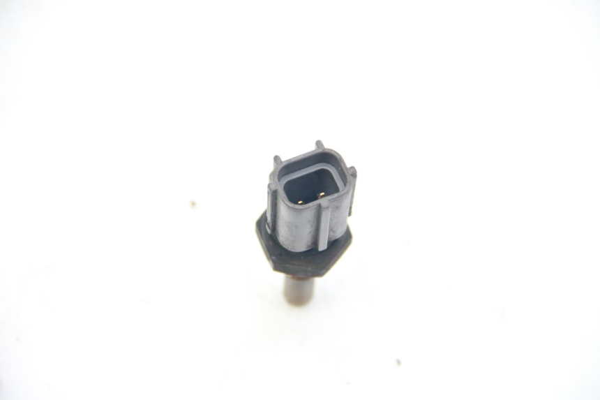 photo de SONDA DE TEMPERATURA DE ÁGUA SUZUKI SIXTEEN 125 (2008 - 2010) - Zoom do estado de desgaste
