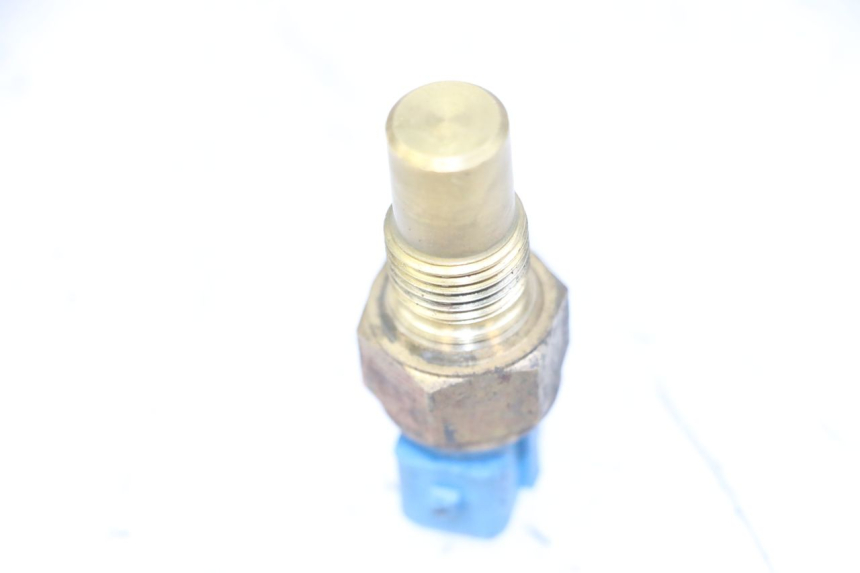 photo de SONDA DE TEMPERATURA DE ÁGUA PEUGEOT SPEEDFIGHT 2 LC 50 (2000 - 2009) - Detalhe da peça