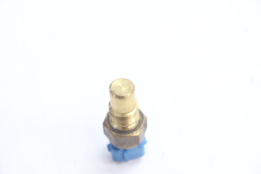 photo de SONDA DE TEMPERATURA DE ÁGUA PEUGEOT SPEEDFIGHT LC 50 (1996 - 2002) - Outro ângulo de visão