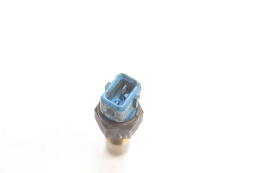 photo de SONDA DE TEMPERATURA DE ÁGUA PEUGEOT SPEEDFIGHT LC 50 (1996 - 2002) - Zoom do estado de desgaste