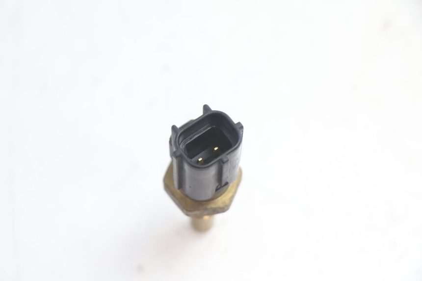 photo de SONDA DE TEMPERATURA DE ÁGUA SUZUKI SV S 650 (2003 - 2009) - Zoom do estado de desgaste