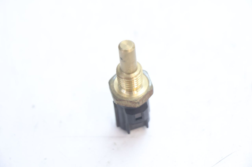 photo de SONDA DE TEMPERATURA DE ÁGUA SUZUKI SV S 650 (2003 - 2009) - Outro ângulo de visão