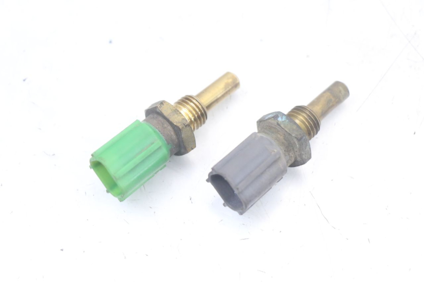 photo de SONDA DE TEMPERATURA DE ÁGUA YAMAHA TDM ABS 900 (2002 - 2014) - Zoom do estado de desgaste