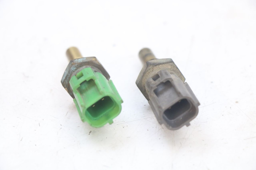 photo de SONDA DE TEMPERATURA DE ÁGUA YAMAHA TDM ABS 900 (2002 - 2014) - Outro ângulo de visão