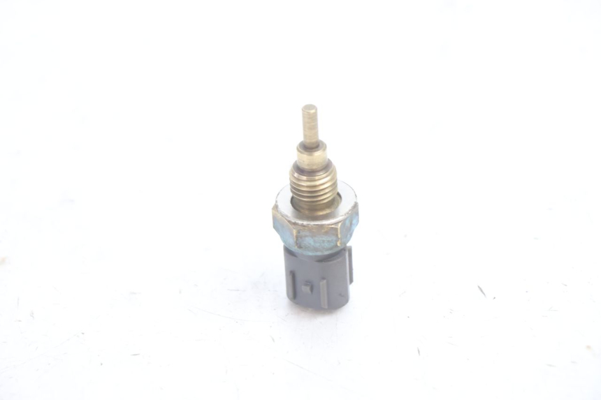 photo de SONDA DE TEMPERATURA DE ÁGUA HONDA VFR FI RC46 800 (1998 - 2001) - Outro ângulo de visão