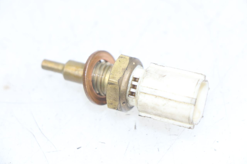 photo de SONDA DE TEMPERATURA DE ÁGUA YAMAHA X-MAX XMAX 125 (2010 - 2013) - Zoom do estado de desgaste