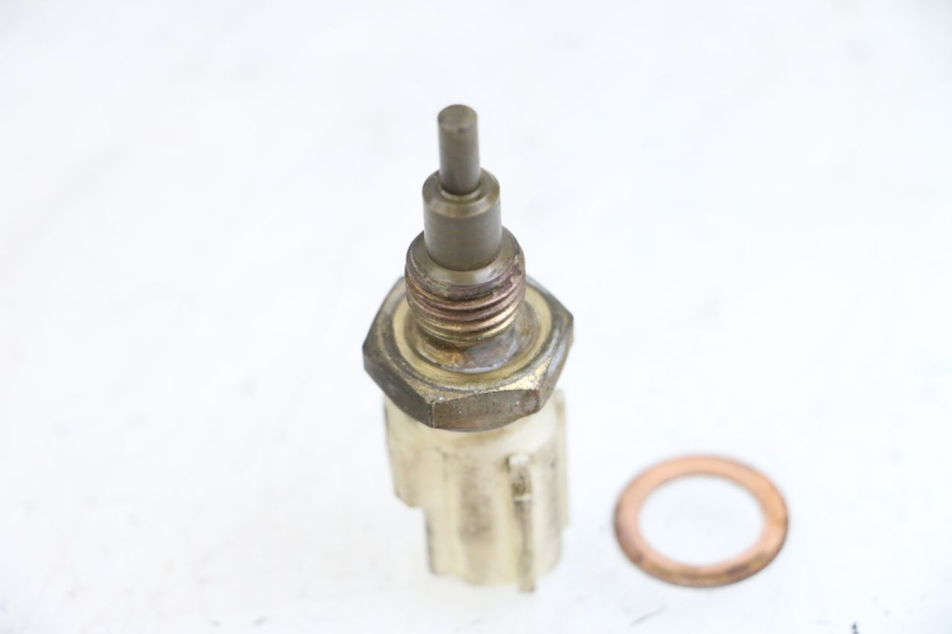 photo de SONDA DE TEMPERATURA DE ÁGUA YAMAHA X-MAX XMAX 125 (2010 - 2013) - Zoom do estado de desgaste