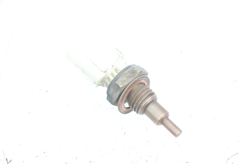 photo de SONDA DE TEMPERATURA DE ÁGUA YAMAHA XMAX X-MAX 125 (2006 - 2009) - Zoom do estado de desgaste